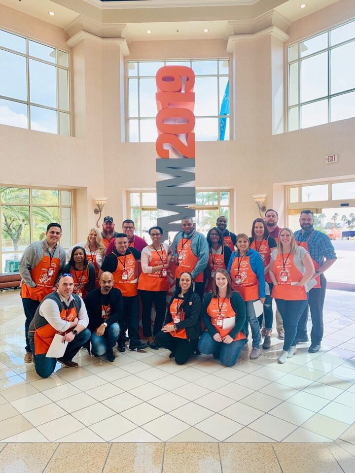 HD_Freddy6989's tweet photo. Awesome day today with all my fellow ambassadors! Such a great group of leaders. Letβs have a memorable week! #SMM2019 #THE3310 #PacNorthProud #D116 #ServantLeaders https://t.co/Q7gEKunEw1