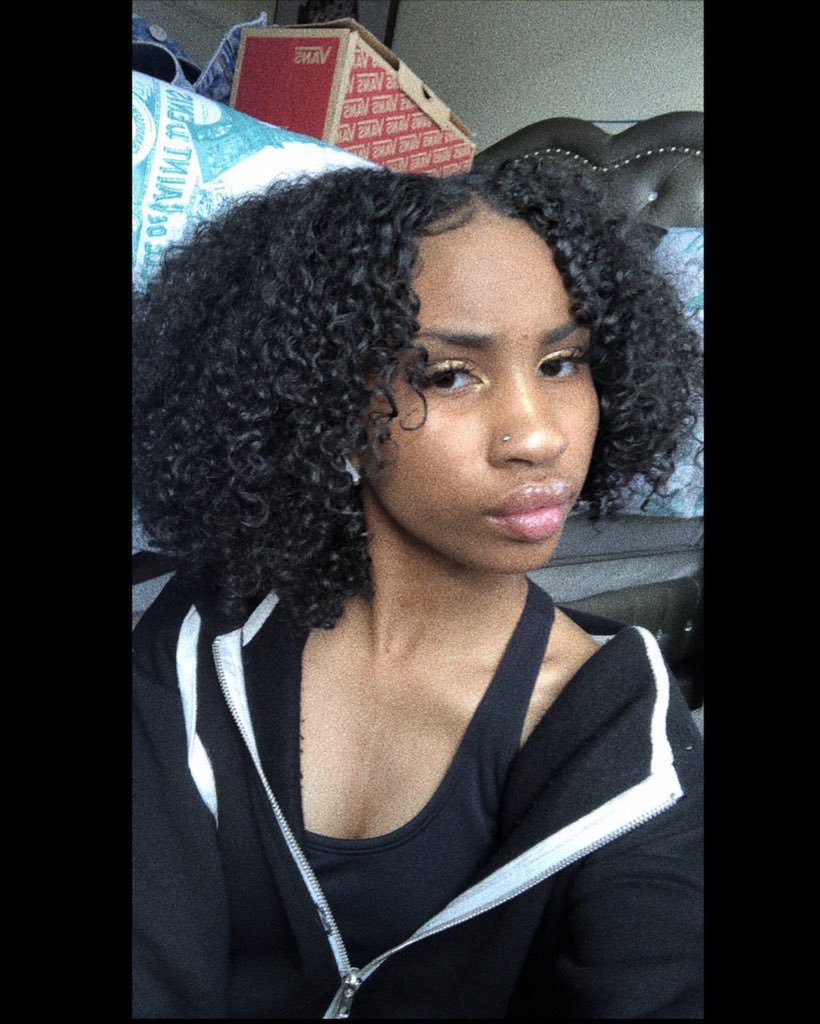 MARIZAIREE's tweet photo. lil mama https://t.co/74gG6TCD9h