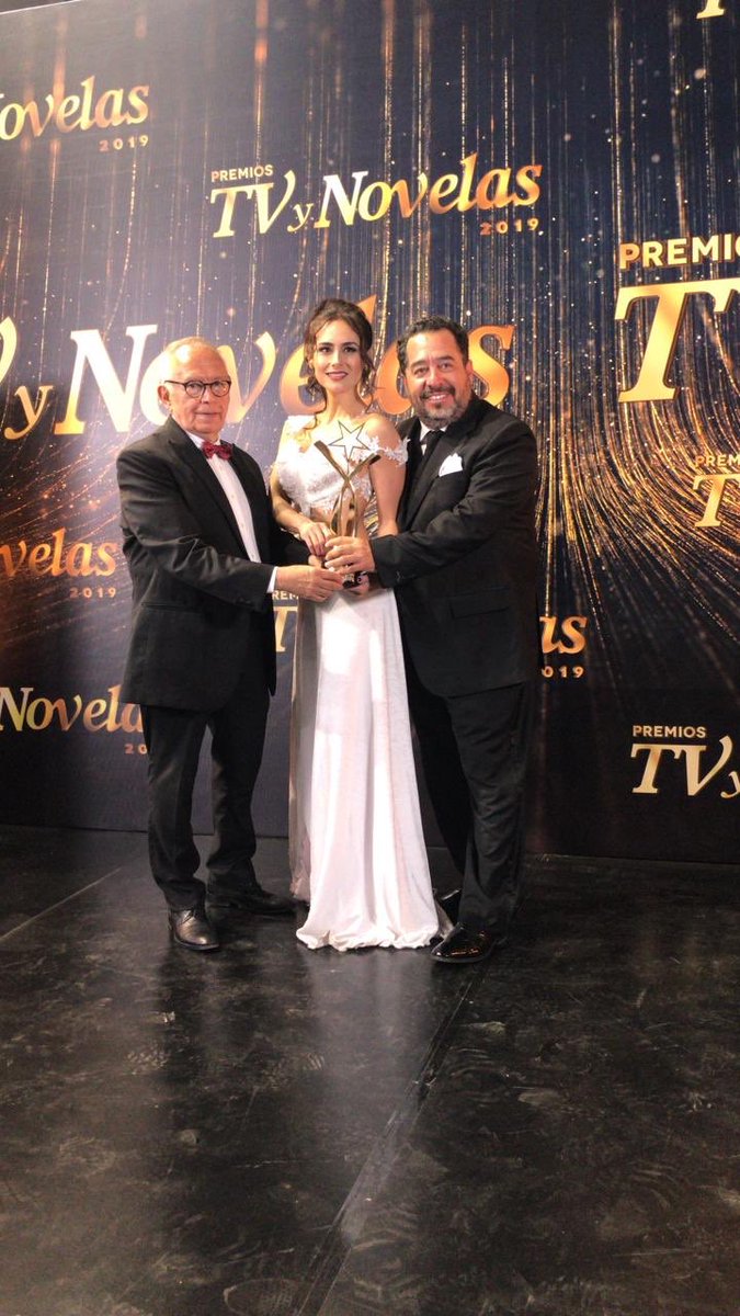 LasPajarasExa's tweet image. #Mojoe ganó como Mejor Progama de Comedia en @PremiosTVyNMX @exa_queretaro