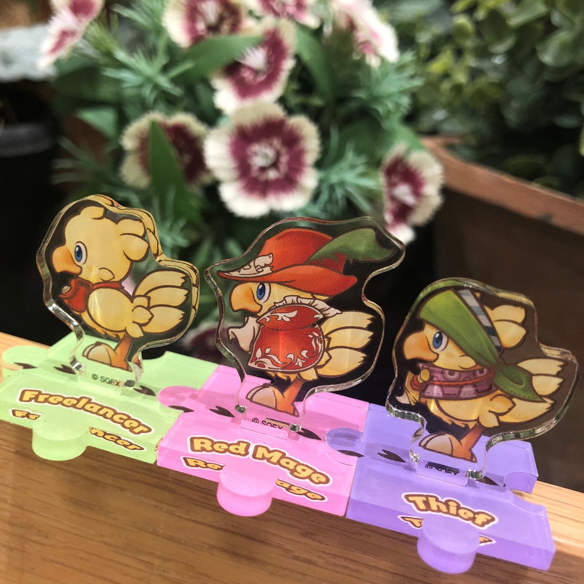 公式 チョコボの不思議なダンジョン エブリバディ En Twitter ジョブのアクリルピースが カプセルトイで登場決定 台座はパズルの形をしていて連結することも お気に入りのジョブをゲットしよう 詳しくはこちら T Co Jq6zeyan チョコダン