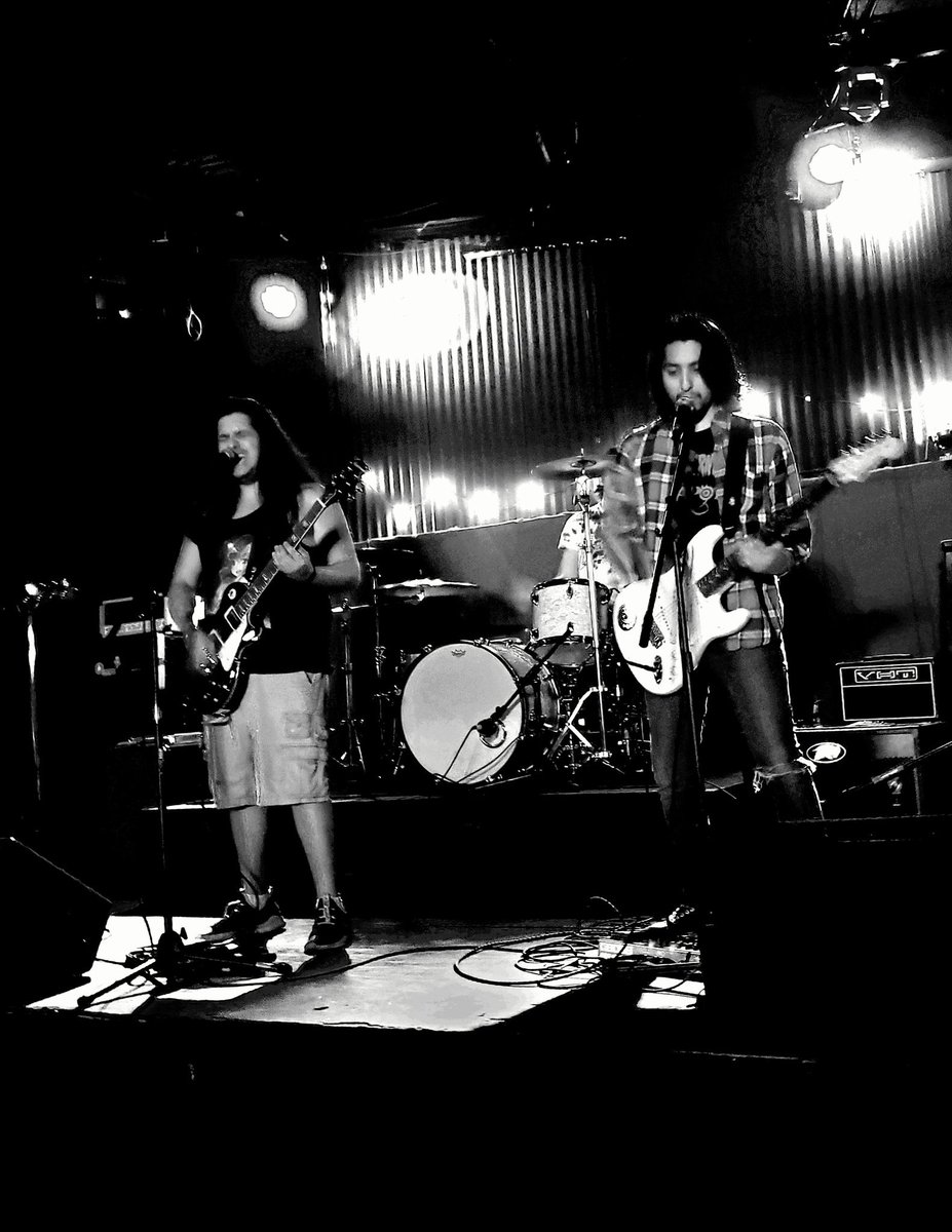 ellexx09's tweet photo. Had a great time watching @SayGoodnightTX preform great first time photographing a gig😊 @okaygreatband supporting in the crowd....these are only a few I shot with my phone...hence poor quality!!💙 https://t.co/FZyTLaI6C5
