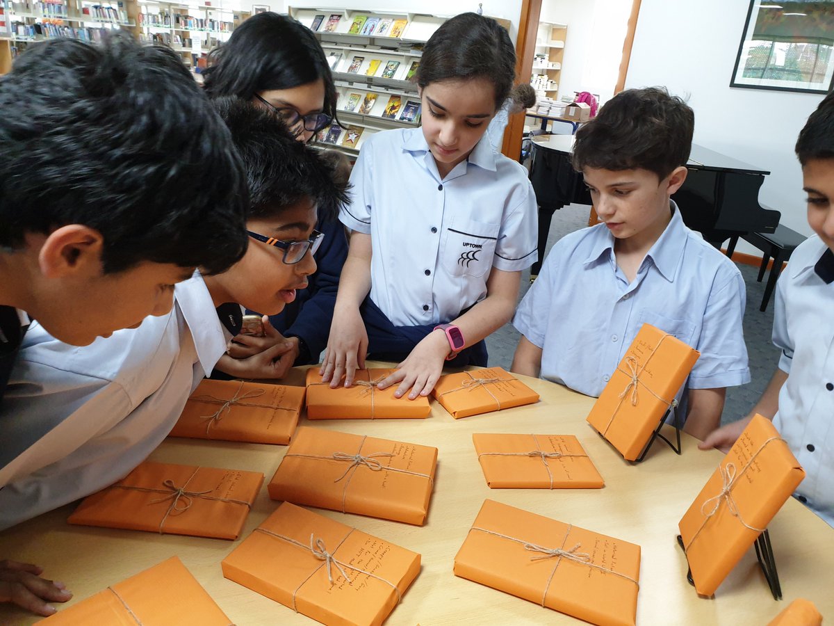 UptownLibrary's tweet image. Blind Date with a Book!
Students choose a mystery book, read it, and then meet to share their discoveries.
It&apos;s a great way to encourage kids to broaden their reading &amp;amp; try something different.
#Library @UptownSecondary @UTS_Principal @UTS_Sec_English 
@taaleem @uptownschooldxb