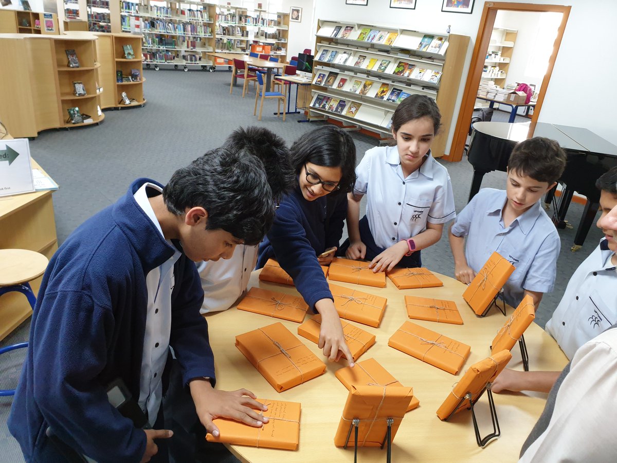 UptownLibrary's tweet image. Blind Date with a Book!
Students choose a mystery book, read it, and then meet to share their discoveries.
It&apos;s a great way to encourage kids to broaden their reading &amp;amp; try something different.
#Library @UptownSecondary @UTS_Principal @UTS_Sec_English 
@taaleem @uptownschooldxb
