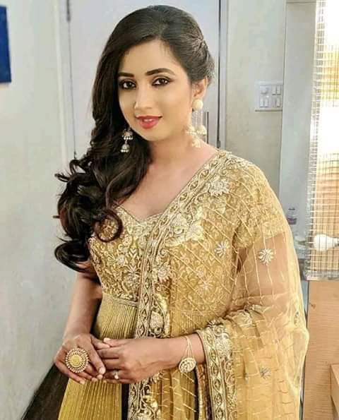 Happy birthday shreya ghoshal dii in advance 