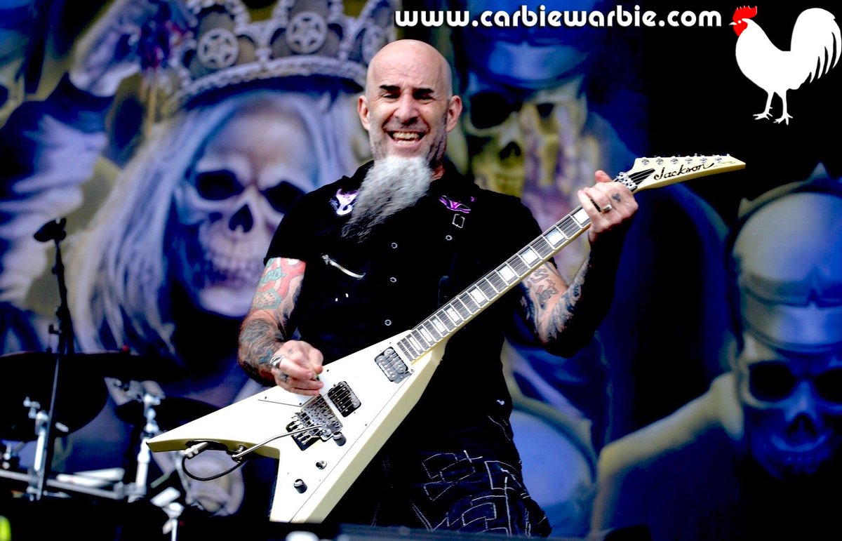CarbieWarbie's tweet photo. ❤️ 💉 Love'll get you like a case of @Anthrax! They are killing it right now at @DownloadFestAU @SecretServicePR @LiveNationOzNz! ❤️⚡️🐓
#DownloadFest2019 #DownloadFestival2019 #LiveNation #LiveNationOzNz #UnifiedMG #SecretServicePR #DLAUS2019 https://t.co/ollQselUrO