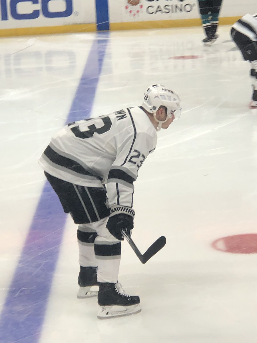 mel_about's tweet photo. My first @LAKings game of the season and we won ! So happy and so amazed on our last minute seats! #GOKINGSGO https://t.co/wKuqtjnTUZ