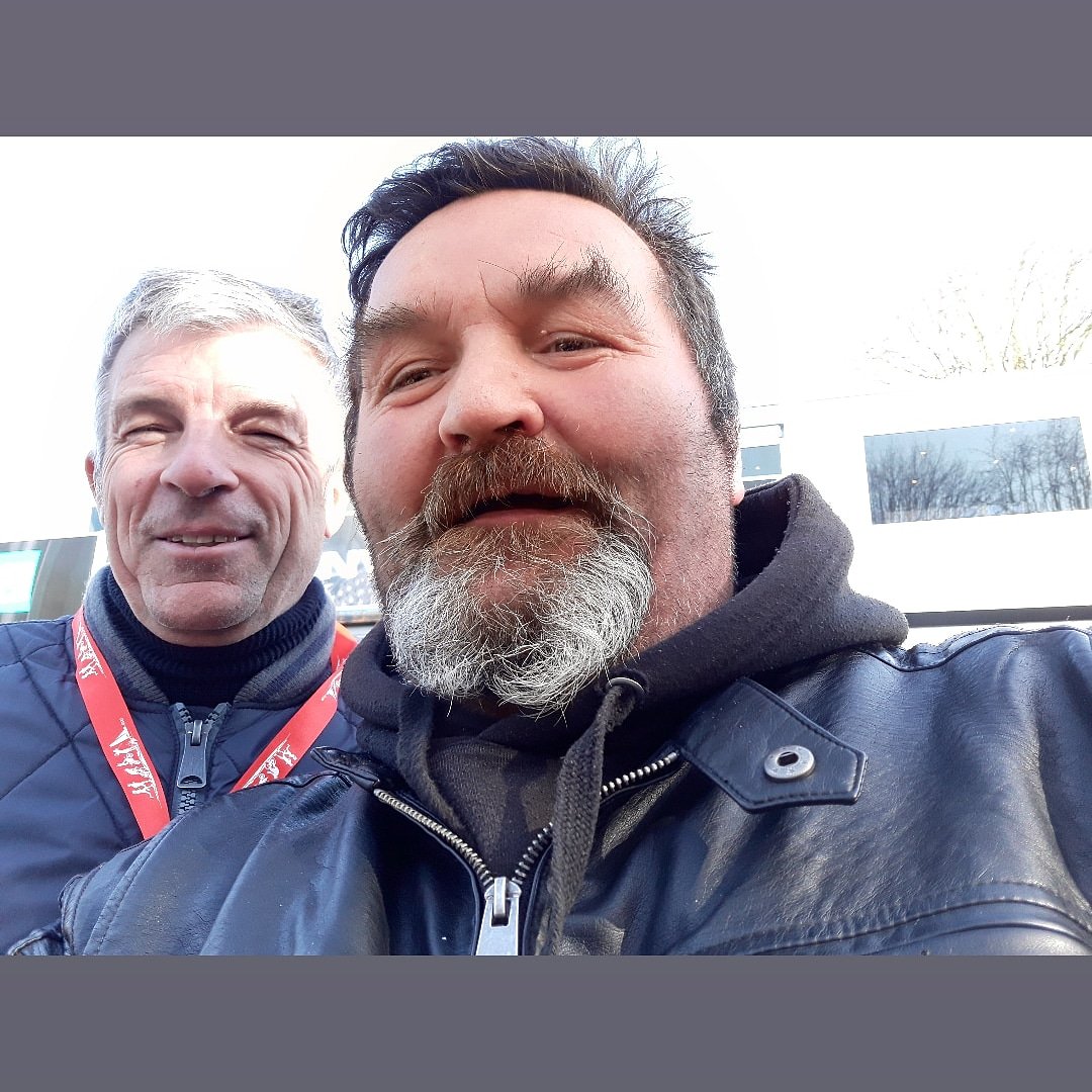 LeMexicainOff's tweet photo. Ronan pensec ancien cycliste français au départ de Paris Nice A saint Germain en laye le 10/03/19 https://t.co/BCh4xWOtpW