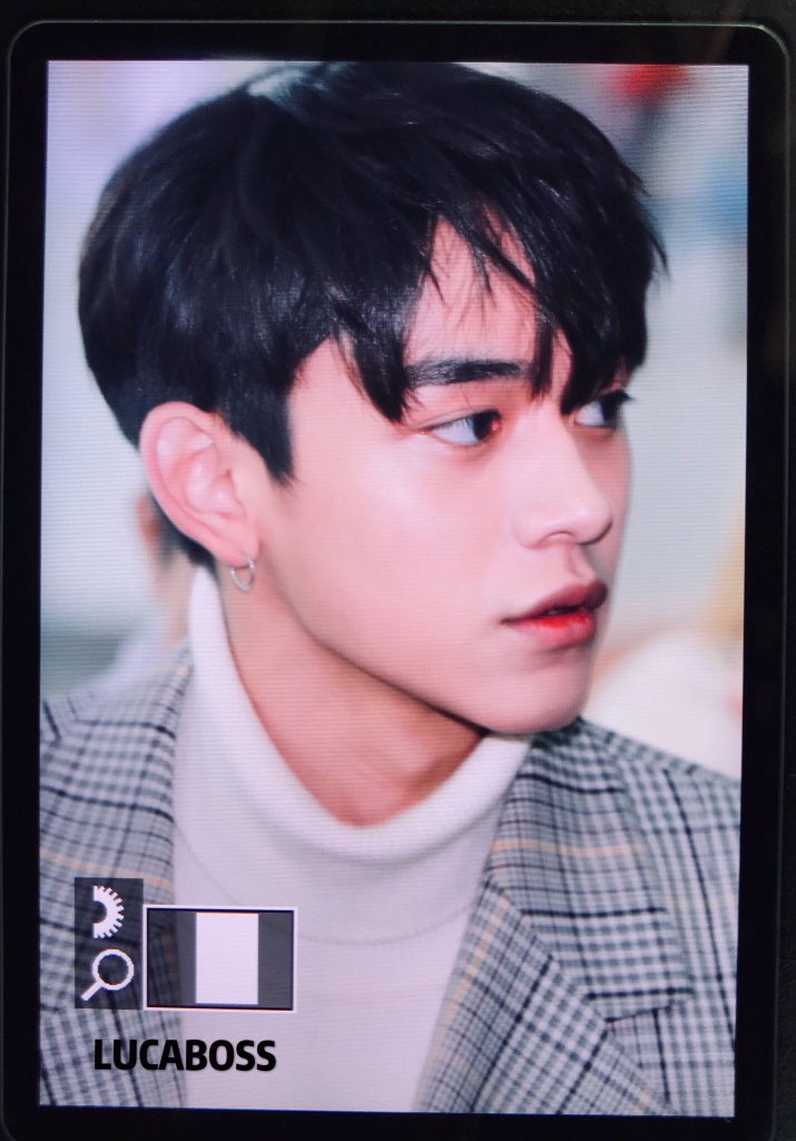 tobbob_'s tweet photo. 미쳤다 ㅁ진심 ㅈ미쳤다 그림이냐 진짜 와 시발ㄹㄱ 욱햐 니가 한국중국홍콩의 미래다 시밝 존나 개쩐다 진짜 너얼굴 와 와 와 와 진짜 와 https://t.co/uOuxEtvRvt