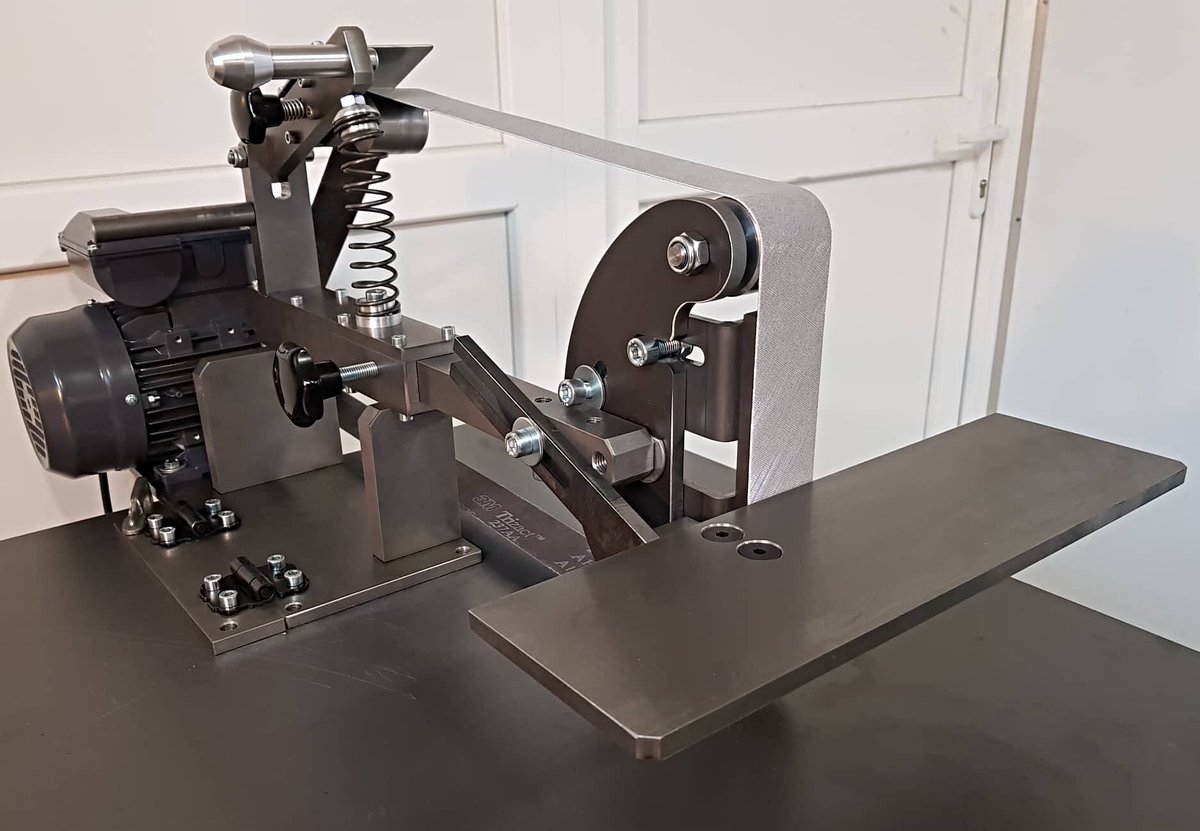 vergetengroente's tweet photo. Gave machine, bandschuurmachine Batko 3000XL. Download hier je prijslijst: https://t.co/4mhNI1hSgq https://t.co/8Km9Fe0HRm