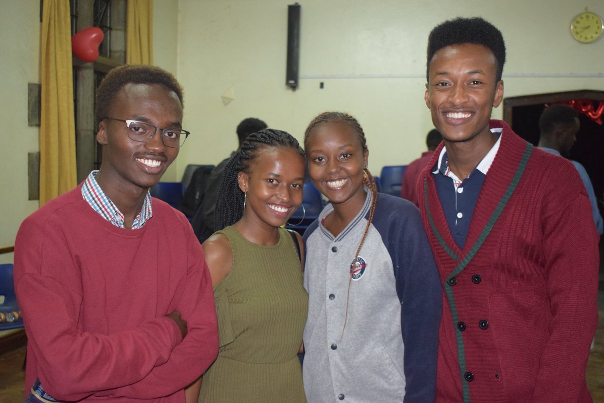 SAFEAndrews's tweet photo. If you have only one smile in you give it to the people you love. 
Have a blessed week ahead 🤩💃🕺
#MondayDayBreak
#mondaymotivation 
#safefellowship https://t.co/R8wl12UKhA