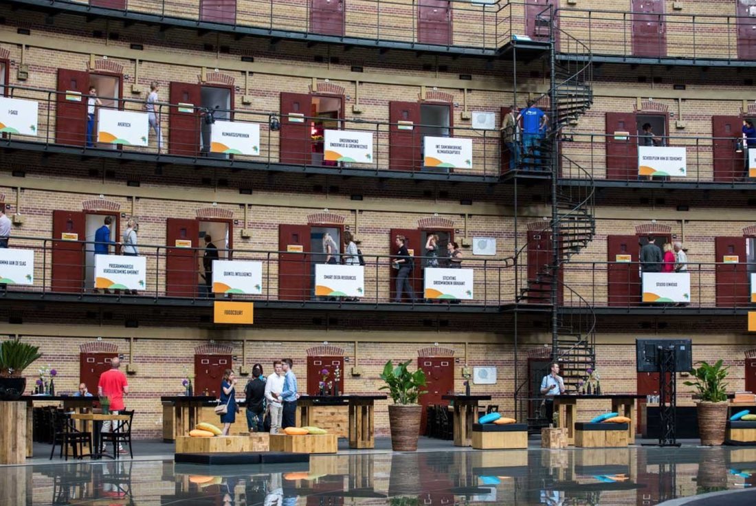 Gouden Giraffe (@goudengiraffe) on Twitter photo Wie organiseerde het meest creatieve eventconcept? Bekijk de pitch van Klimaattop Zuid <a href="/FutureD_Events/">FutureDome Events</a>: youtu.be/fDWirXoWHF4 en stem voor de Gouden Giraffe Publieksprijs via bit.ly/2IY0aHP! #gg18 Wie organiseerde het meest creatieve eventconcept? Bekijk de pitch van Klimaattop Zuid <a href="/FutureD_Events/">FutureDome Events</a>: youtu.be/fDWirXoWHF4 en stem voor de Gouden Giraffe Publieksprijs via bit.ly/2IY0aHP! #gg18