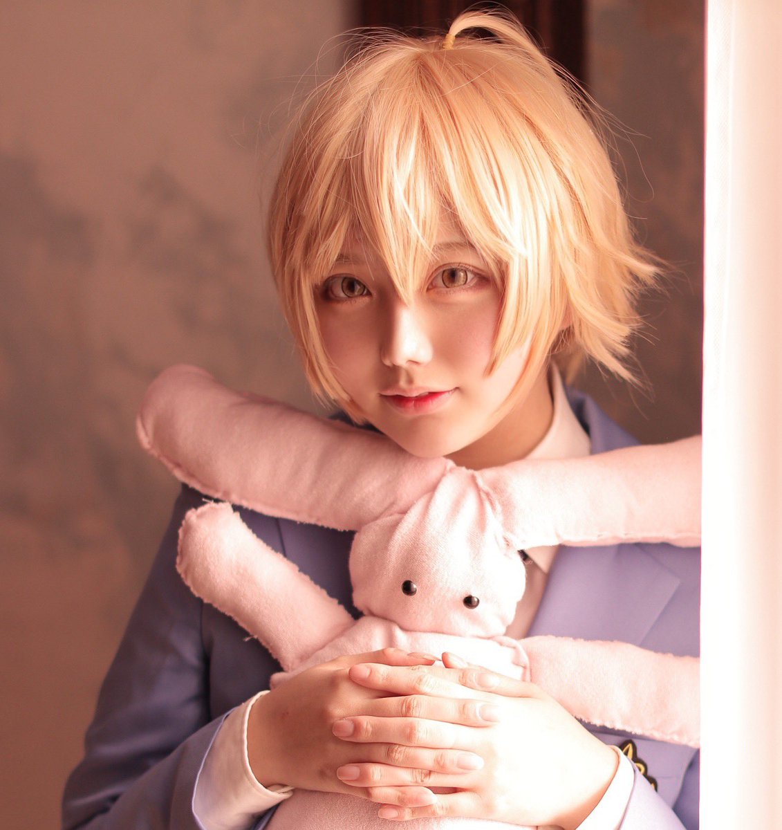 日井🥕ひず | ハニー先輩🍯🐰 出古早坑好快樂😭 📸: 泳