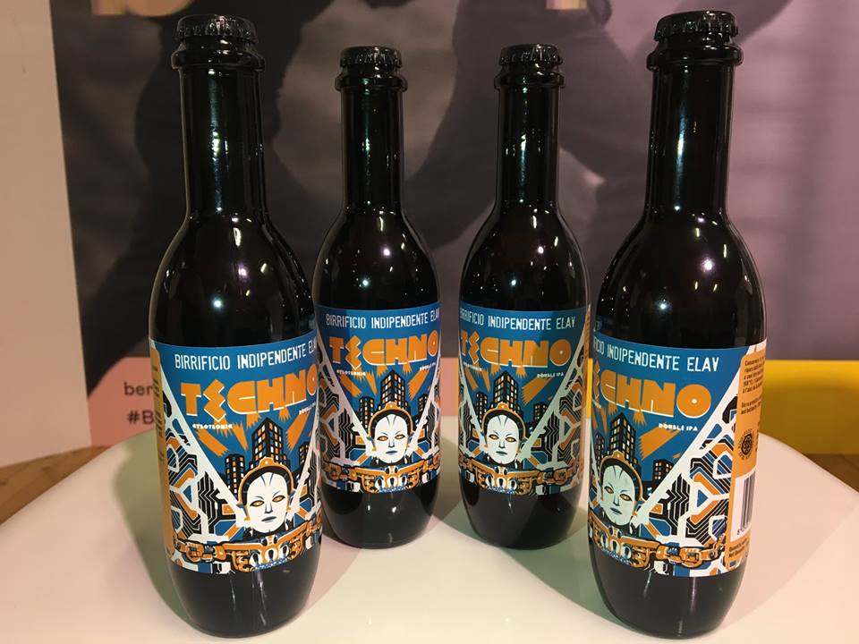 Questa è la birra ufficiale del 37° Bergamo Film Meeting con l'etichetta realizzata da me. Una double IPA del Birrificio Indipendente Elav ispirata a Metropolis, il film che ieri ha aperto il #BFM37.
Si troverà all'Elav Meeting Point | Fuori Festival di BFM37