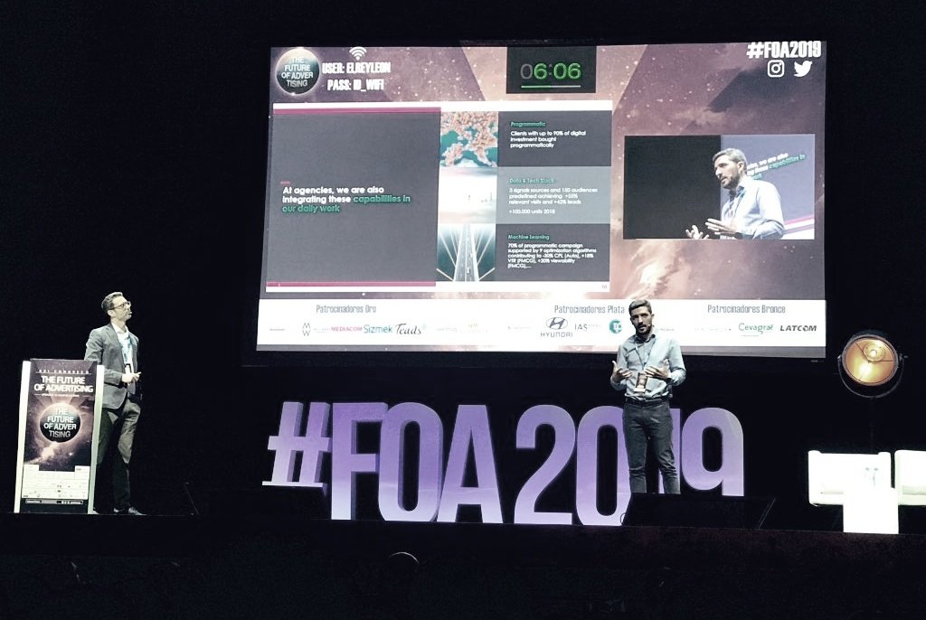 Inspirememore_'s tweet photo. |#FOA2019| 

"Cogemos muchas frutas maduras del árbol y se nos olvida regarlo."

@Buenva y @adolfofdezlopez alertan sobre la búsqueda de resultados inmediatos.
#Marketing #Publicidad https://t.co/uOcGrboijT