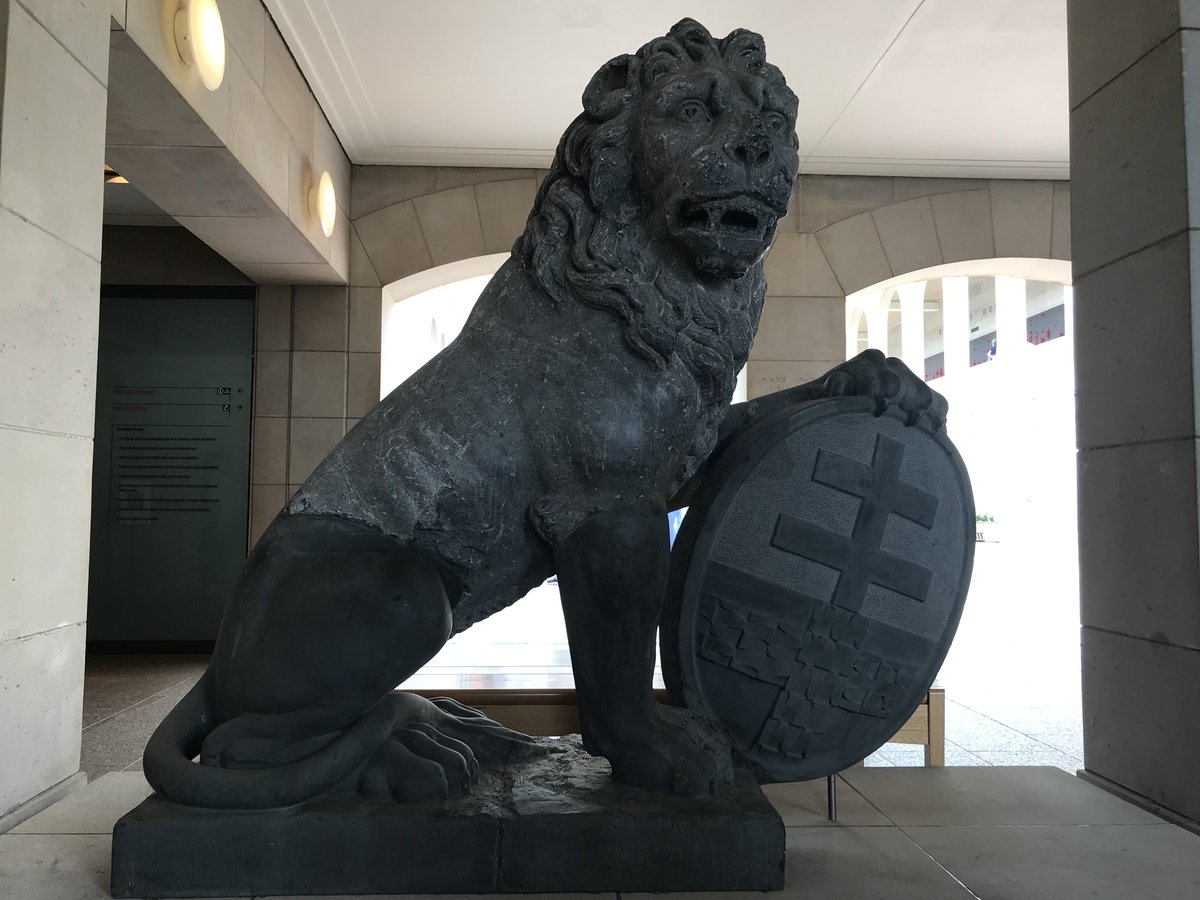 chaniafox's tweet photo. The Menin Gate lions guarded Ypres for nearly 100 yrs until 1915 when they were lost in the shelling. The Allied troops would touch them for luck as they went past. They were gifted to Aus in 1936 and after 4 months living in their old city I finally met them in Canberra #CWGC https://t.co/5mq0rFCz6U