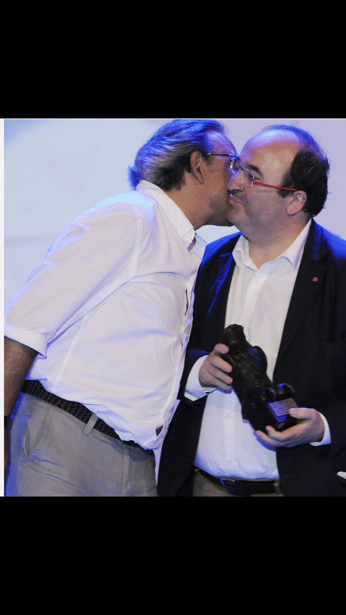 manolomata's tweet image. Hay que ser atrevido e ignorante para hablar de @miqueliceta en los términos en los que lo hace @Tonicanto1 . El señorío, la obstinación por la concordia y la conciliación, la búsqueda tenaz de soluciones, su cultura... todo teñido de sentido del humor . Un crack!