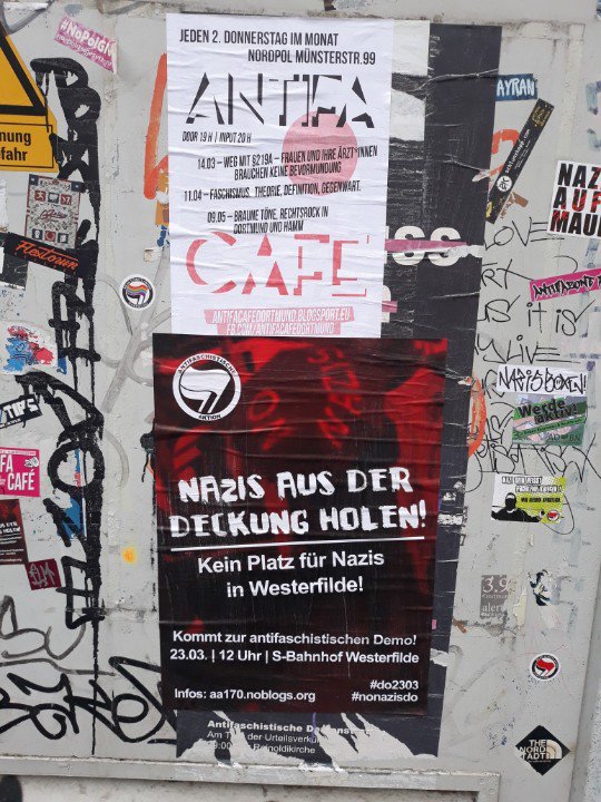 Mean Streets Antifa DO (@meanstreets_do) on Twitter photo Immer mehr Plakate tauchen im Viertel auf. Beworben wird unter anderem die antifaschistische Demonstration am #do2303 in Westerfilde.
Auch Plakate für das Anifa Café sind aufgetaucht. Donnerstag, den 14.03. findet im <a href="/Nordpol_DO/">Nordpol – chaos.social/@nordpol_do</a> der Vortrag "Weg mit 219a" statt. Immer mehr Plakate tauchen im Viertel auf. Beworben wird unter anderem die antifaschistische Demonstration am #do2303 in Westerfilde.
Auch Plakate für das Anifa Café sind aufgetaucht. Donnerstag, den 14.03. findet im <a href="/Nordpol_DO/">Nordpol – chaos.social/@nordpol_do</a> der Vortrag "Weg mit 219a" statt.