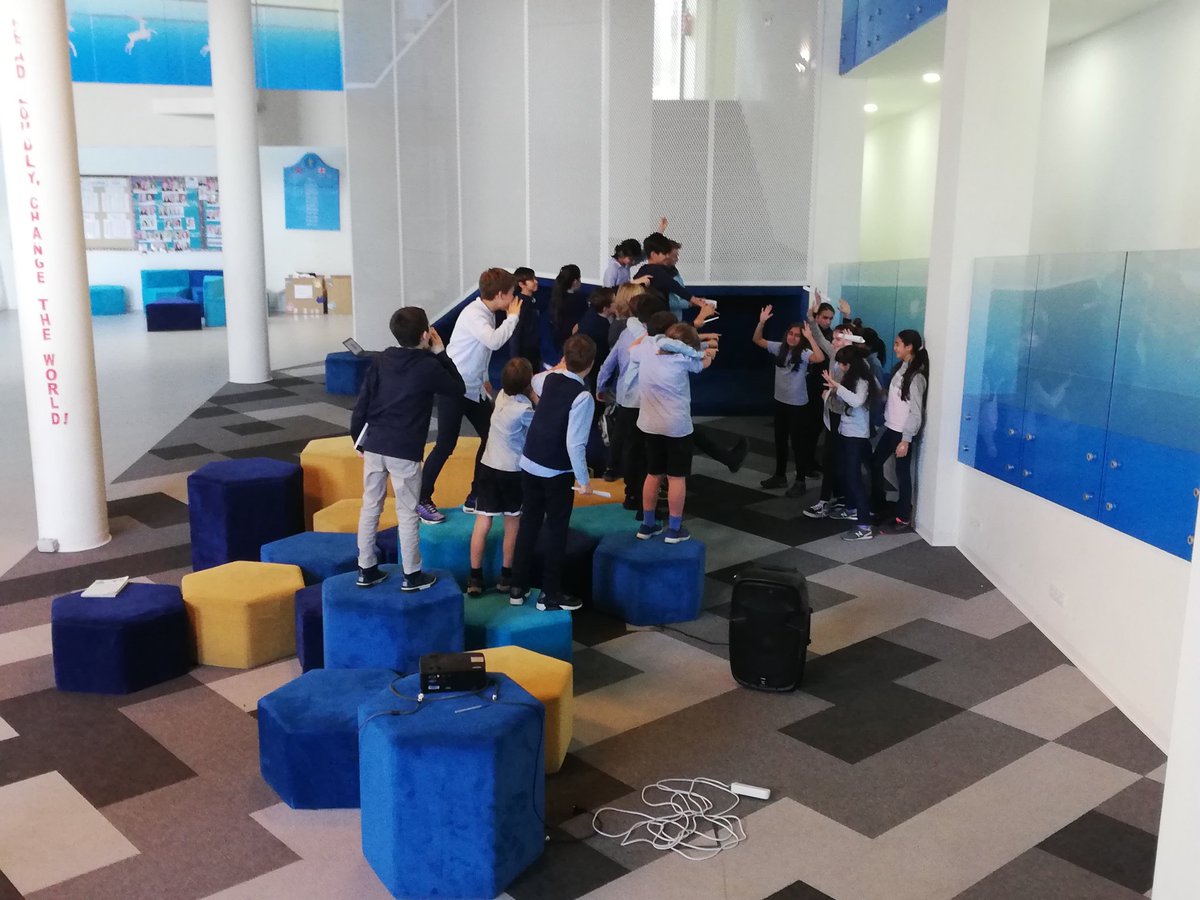 BISTDrama's tweet photo. The Spanish Armarda defeated... Y7 history through performance #bist #bistbilisi #historydrama https://t.co/oBQcAke1G2