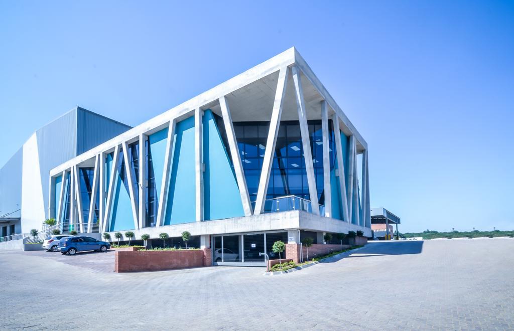 ArchiOfJustice's tweet photo. Looking good!

The Cube Route Logistics offices and warehousing facility along Malibongwe Drive in Randburg

#AOJ #ArchitectsOfJustice #Architecture #architecturalphotography #architecturelovers https://t.co/DMZTLDqkNj