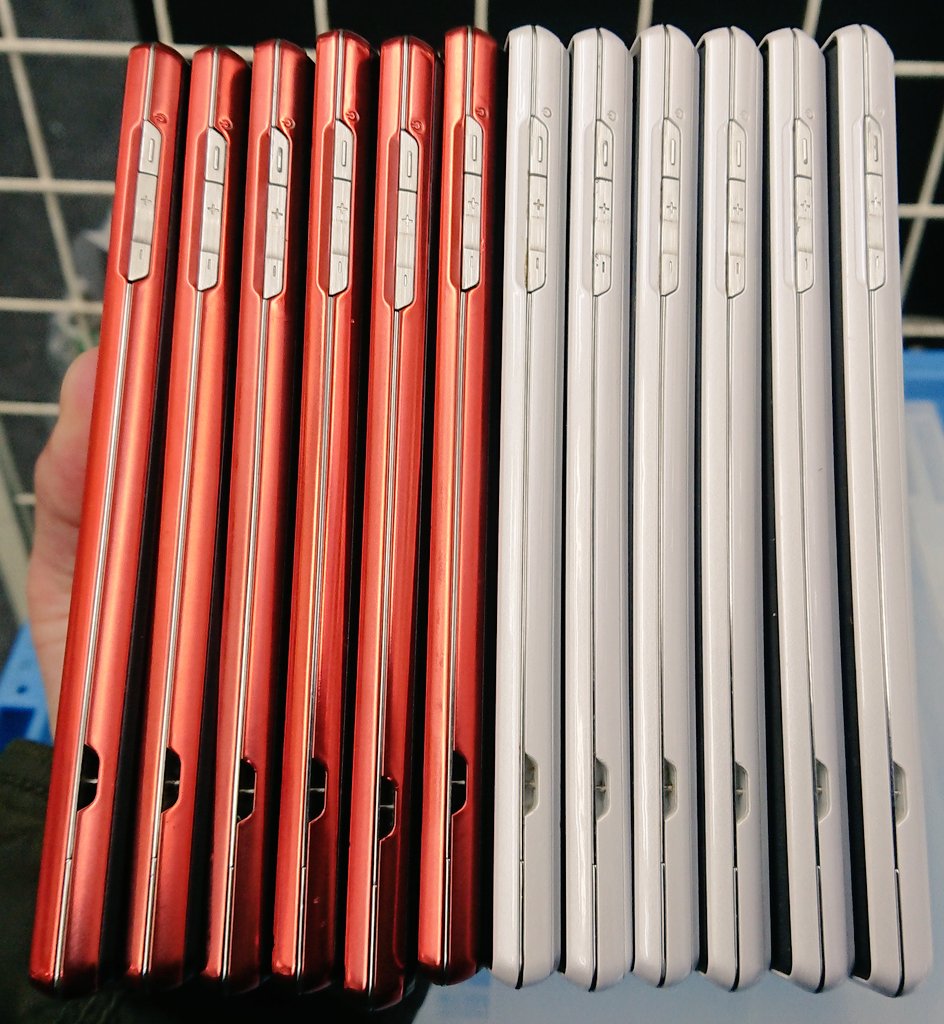 iosys_official's tweet photo. ☆鬼神売御礼中☆
AQUOS ZETA SH-04F (中古C)
特価3,980円(税込)なり!!
美しい過ぎるCランク☆
先月販売数500台オーバー!!
今月も絶好調です!!
お子さんのおもちゃにもいいかも?
気になる方は仕事帰りにお近くのイオシスへ♪
在庫状況⇒https://t.co/ykCBX248Ro
#イオシス #SH04F https://t.co/lZt8au53UF