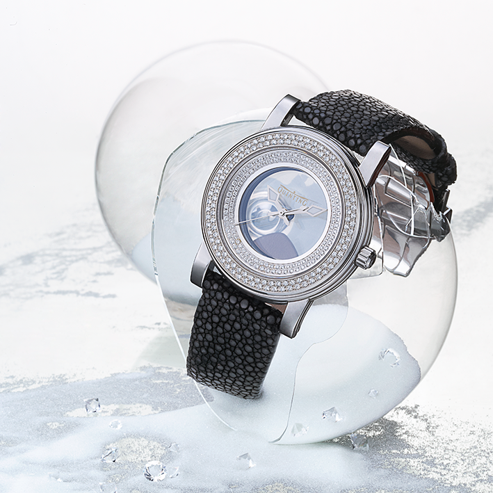 Quinting has created its unique style inspired by its extraordinary history and its exceptional encounters.
 Quinting a créé son style unique inspiré par son histoire extraordinaire et ses rencontres exceptionnelles.