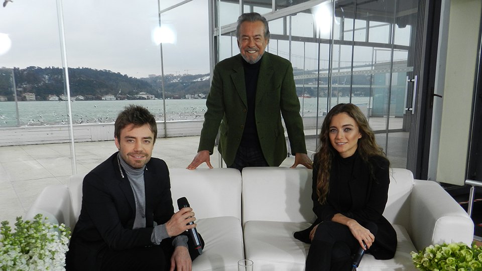 CNNTURKProgram's tweet photo. Ekranların en beğenilen kültür sanat programı Güneri Cıvaoğlu ile Şeffaf Oda, 'Sibel' filmi ile Damla Sönmez ve 'Son Liman' single'ı ile Murat Dalkılıç'ı ağırladı https://t.co/zLprkQ63cH https://t.co/iGL4ZjOOuU