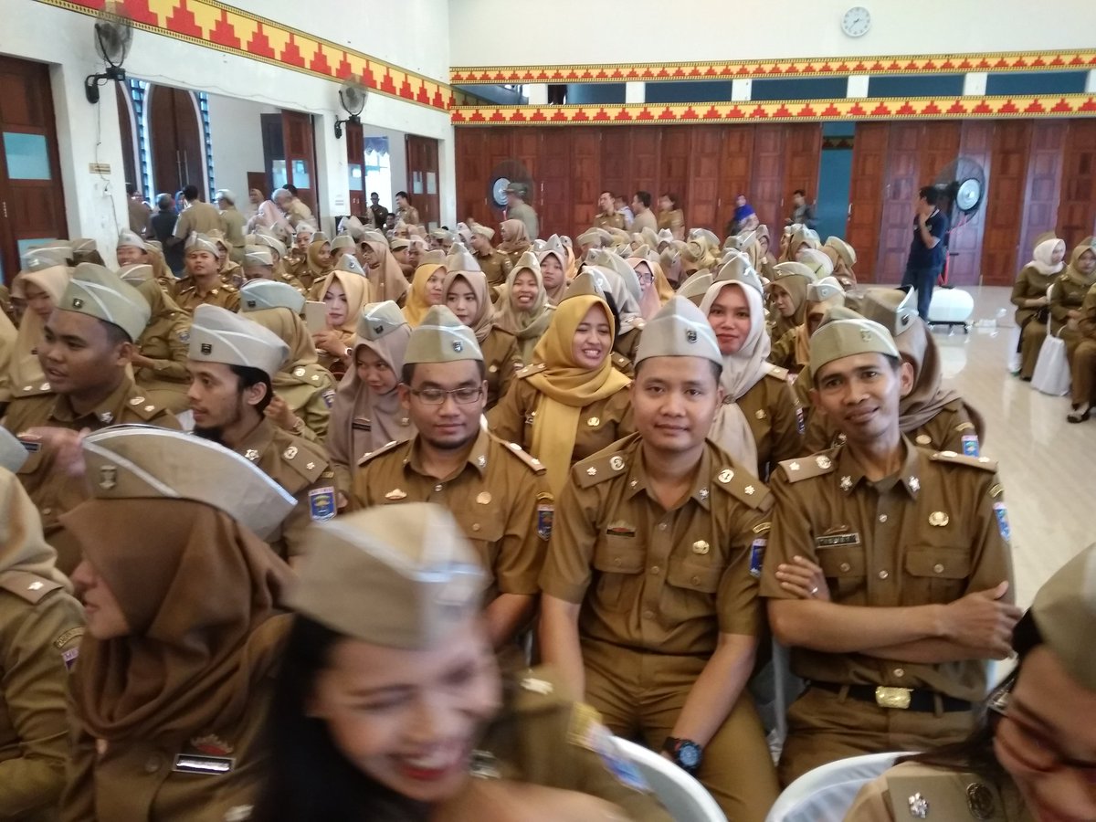 ismet_is's tweet photo. Alhamdullilah Hari ini tanggal 11 Maret 2019 telah dibagi SK CPNS di lingkungan PemKot Metro Lampung @BKNgoid https://t.co/kvoI2HC4Ur