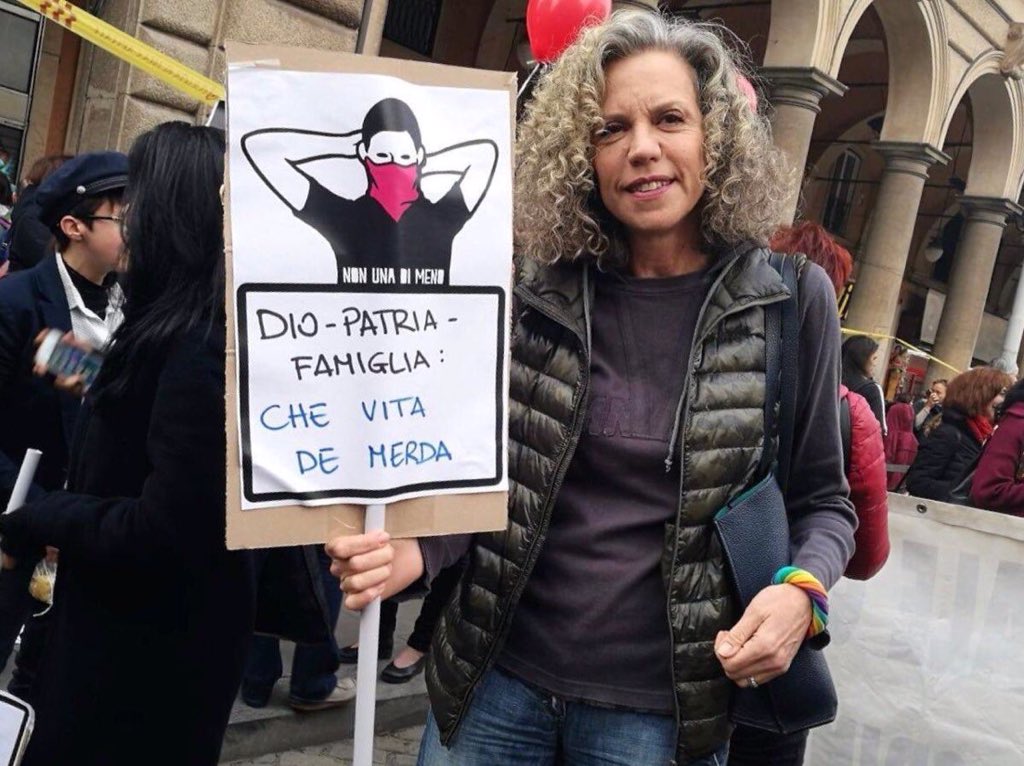 mong3000's tweet photo. @ninaeleformiche @MonicaCirinna Io amo la mia famiglia,amo essere Italiano,credo in Dio.
Io non sono fascista,non lo sono mai stato.
E vorrei sapere che bella vita fai tu senza tutto questo.
Faresti prima a dire che hai esposto un cartello stupido. https://t.co/QnYxHXEVj7