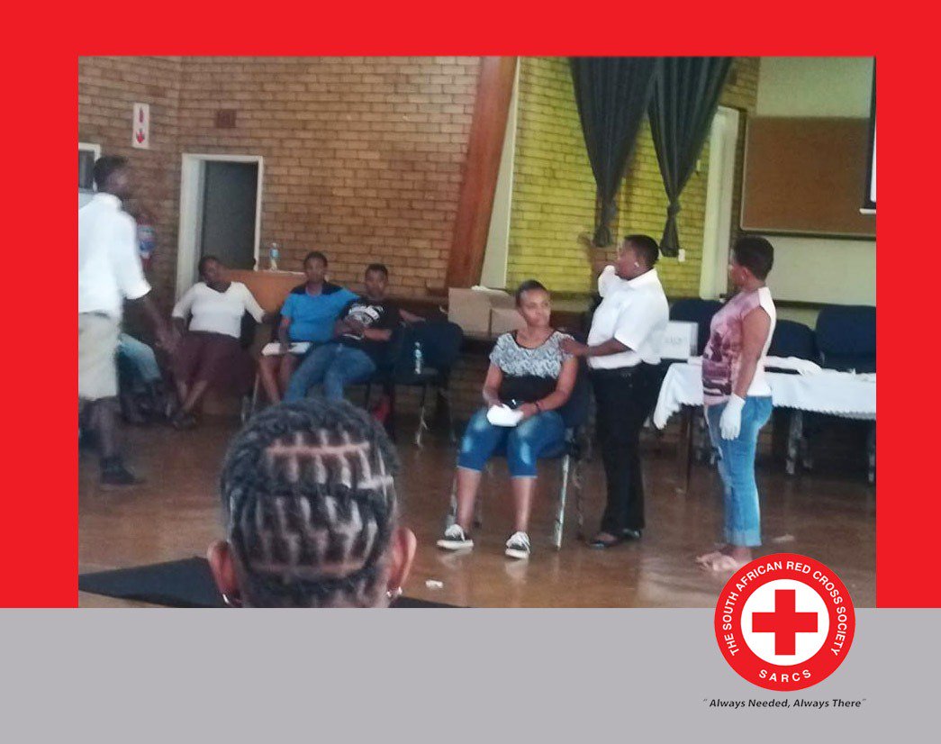 SARedCross's tweet image. Insight #FirstAid, #BasicFirefighting  and #DisasterManagement #training that took place in Vereeniging. 90 people from surrounding including government employees were trained by #RedCross in disaster management, basic firefighting and first Aid