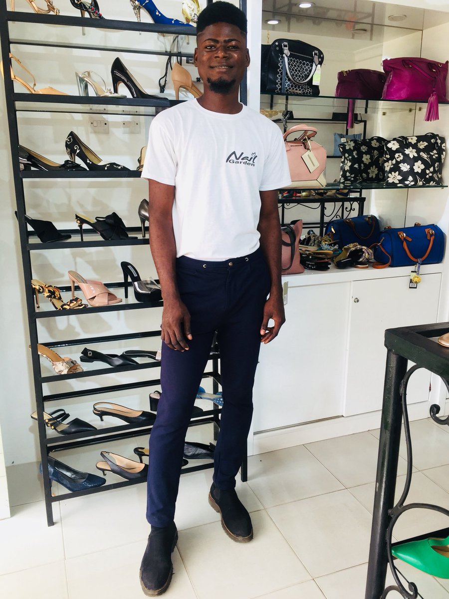 _freemilez's tweet photo. If I were to be exchanged for a thing, what would it be??? ๐
#MCM #Monday #WorkMode
#YourFavStylist โ๏ธ https://t.co/Ch0iP6jSQe