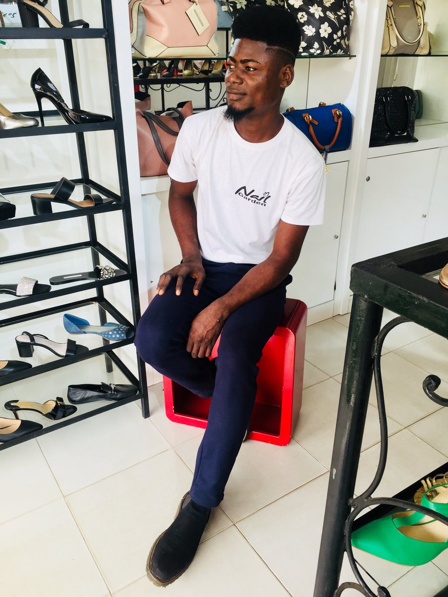 _freemilez's tweet photo. If I were to be exchanged for a thing, what would it be??? ๐
#MCM #Monday #WorkMode
#YourFavStylist โ๏ธ https://t.co/Ch0iP6jSQe