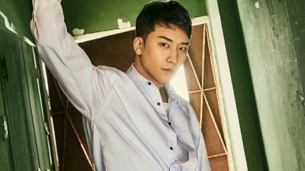 allkpop's tweet photo. [BREAKING] Seungri takes to Instagram to announce his retirement from the entertainment industry https://t.co/IIxO8tD0Oa https://t.co/RzmiF3QhSz