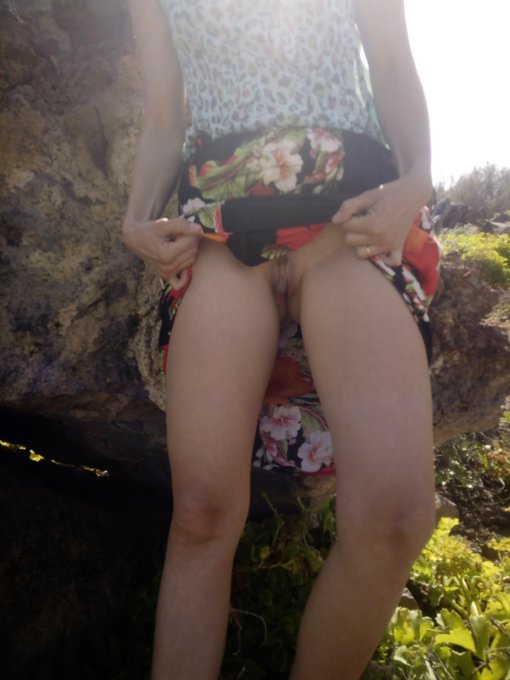 sin braguitas por el camino  @almasol12 xoxoxo al aire  https://t.co/NyGW0MXx6R ⬅️ LOVLY PUSSY RETWEET<a class="tags" href="/tag/almasol12">@almasol12</a><a href="/tag/descansaenpaz"class="tags"><span>#descansaenpaz</span></a><a href="/tag/buenprovecho"class="tags"><span>#buenprovecho</span></a><a href="/tag/amateur"class="tags"><span>#amateur</span></a><a href="/tag/buenmi"class="tags"><span>#buenmi</span></a>