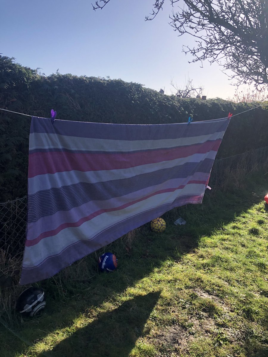 johunt289's tweet image. Happy Monday 🌞#dayoff #cleanbedsheets#heaven#sunshine#oxford