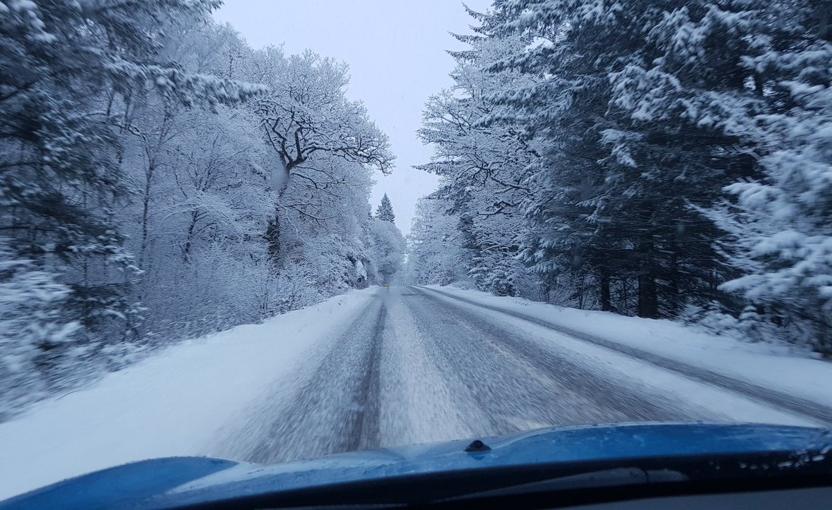 littledoorbooks's tweet photo. Snowy start for #AlanOnTheRoad to @LondonBookFair meeting up with lots of fab folks @FraserRossLA @sarasheridan @cbrookmyre @PublishScotland @rightspeople @hopsterTV @imagopublishing @Booktrust @bouncemarketing LOTS of #books :) xtra special thanks to @XpoNorth and @HIEScotland https://t.co/O3CfgYxQpx