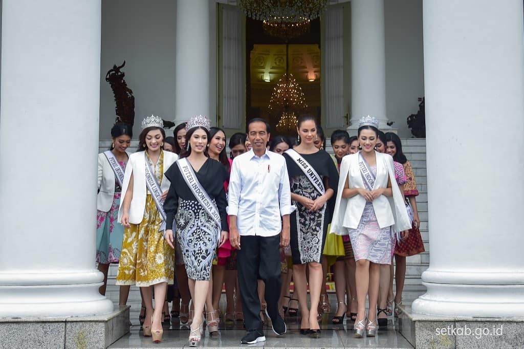 sutan_bisma's tweet photo. Kok gak ada yg endut" ya??
Mana cakep semua.😊
Kalau yg ono banyakan yg endut",tua" dan suka sebar Hoax..
@Y_Radianto @B1G_kaySae @Vivittts @SiNiel1 @P3nj3l4j4h 
@Jeonum1203 https://t.co/xRoNZhzHdg