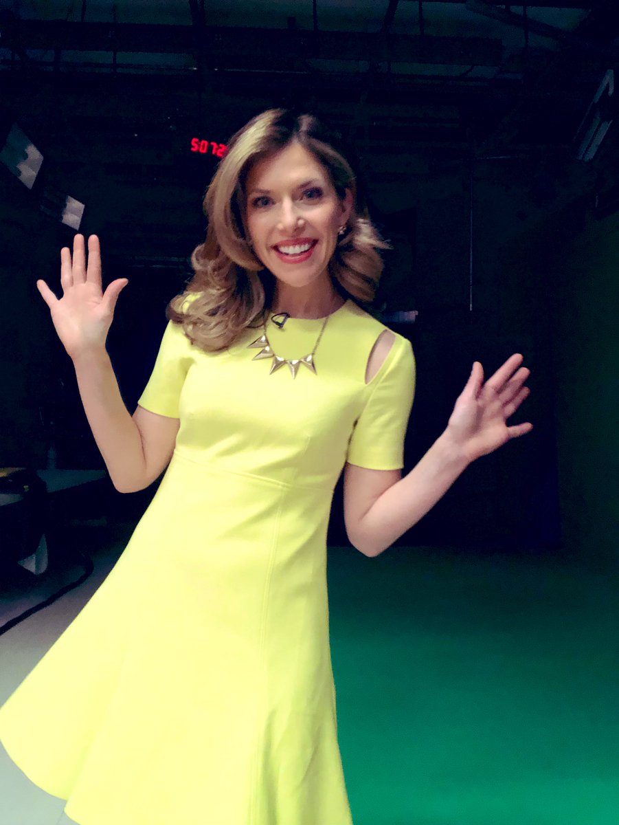 MeaghanMooney1's tweet image. Bringing the bright, #SpringFoward colors today! 😉 Hope you can join us for (the) #Sunrise! @NBC10 #OOTD