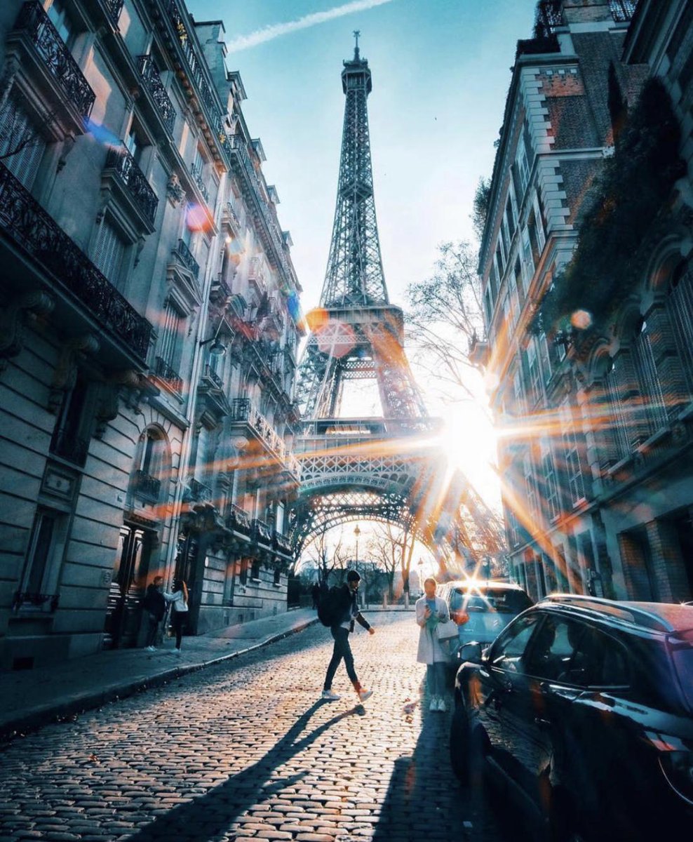 ParisArtDeVivre's tweet image. Paris early this morning....🗼#Paris #EiffelTour