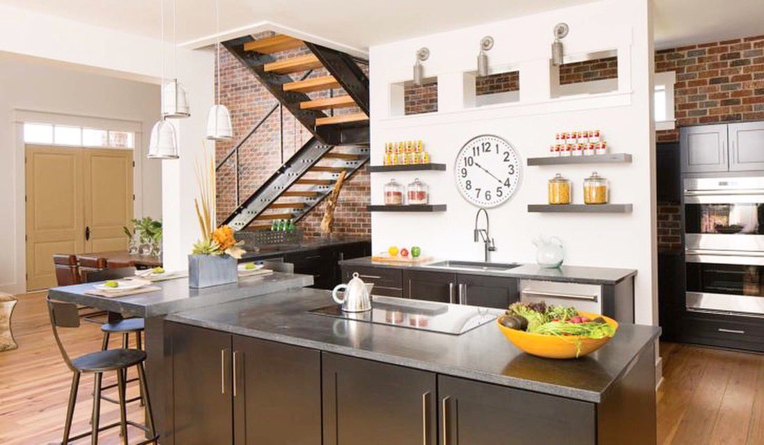 MadeByMcKenzie's tweet photo. What’s your favorite morning routine to start the week off right? Having a cup of coffee in your custom kitchen by McKenzie Homes? ☕️ That’s our favorite too! #mckenziecollection #indybuilder #customhome #industrialdesign #kitchenisland https://t.co/gMqZ3byaLp