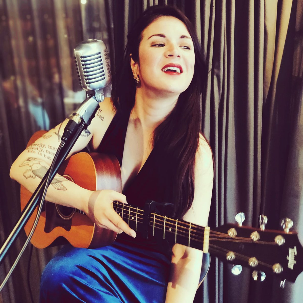 EvensesDe's tweet image. Sängerin Ella Monroe spielte gestern #jazzmusic bei einem Frühstückskonzert im Mercure Hotel 😍

#evenses #entertainment #bookingagency #singer #musicians #livemusic #livemusicphotography #musiclove #hotelamsterdam #mercurehotel #MondayMotivation