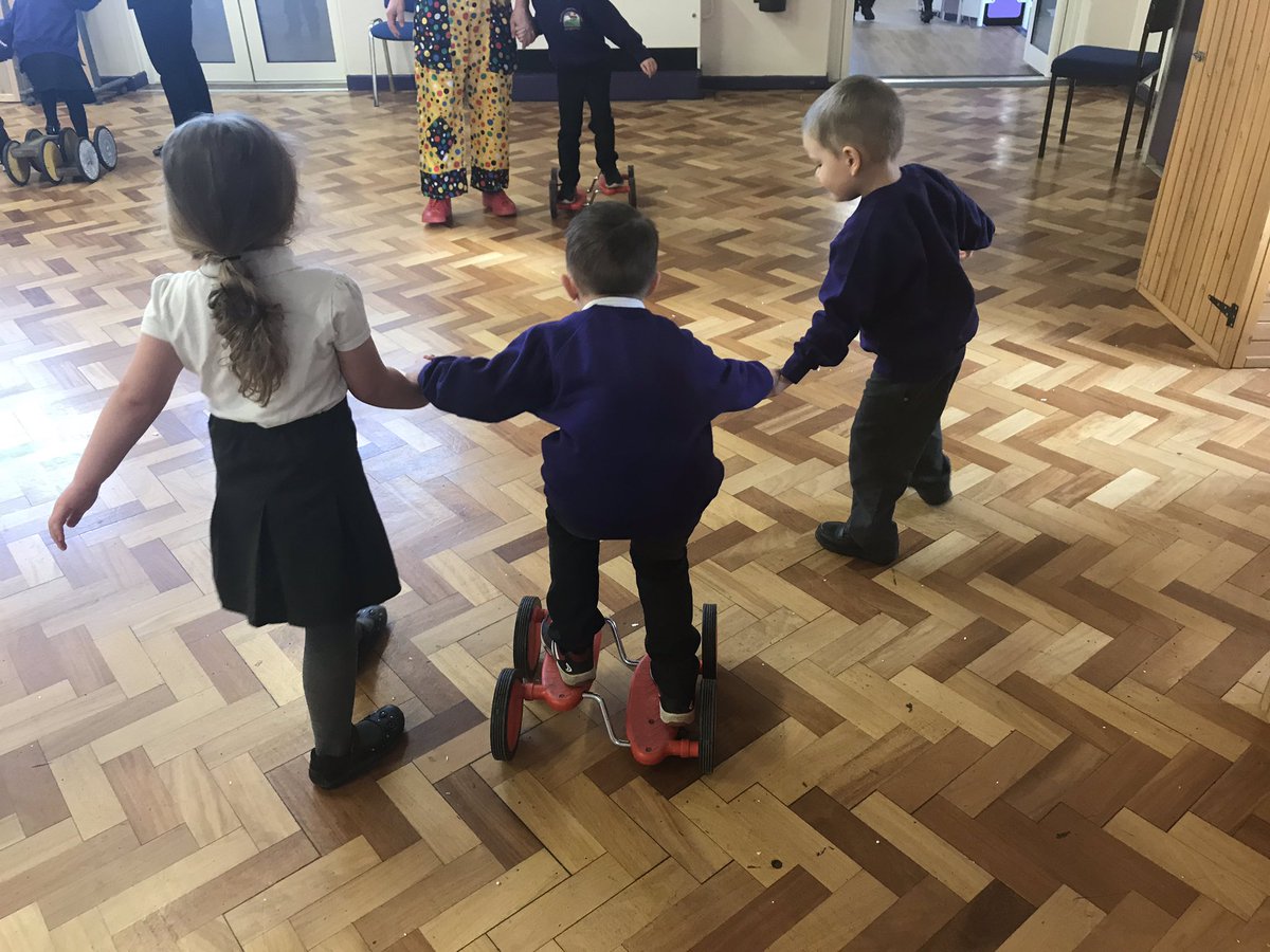 MissMcCrecep1's tweet photo. Wow look at these super stars! Lovely teamwork and fabulous circus skills! #amazingworkshop https://t.co/iPUgX8zg7M