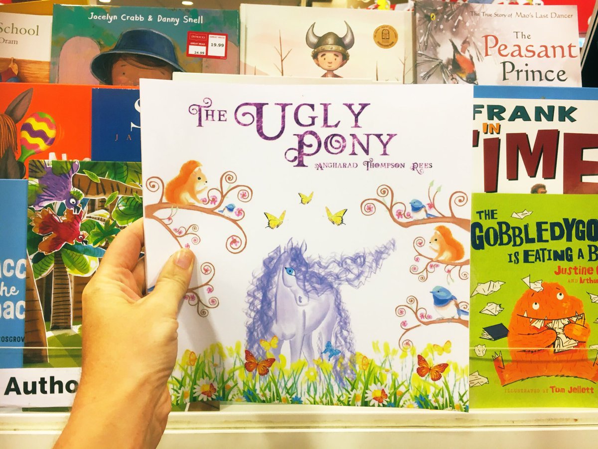 1angharad_rees's tweet image. The Ugly Pony is not looking so ugly now is she? 😘😍🦄❤️🎉 so delighted with how this project is coming together! 

Makes me wonder if I should illustrate the entire Magical Adventures &amp;amp; Pony Tales series... 🤔

#ponychat #kidlit #kidlitart
