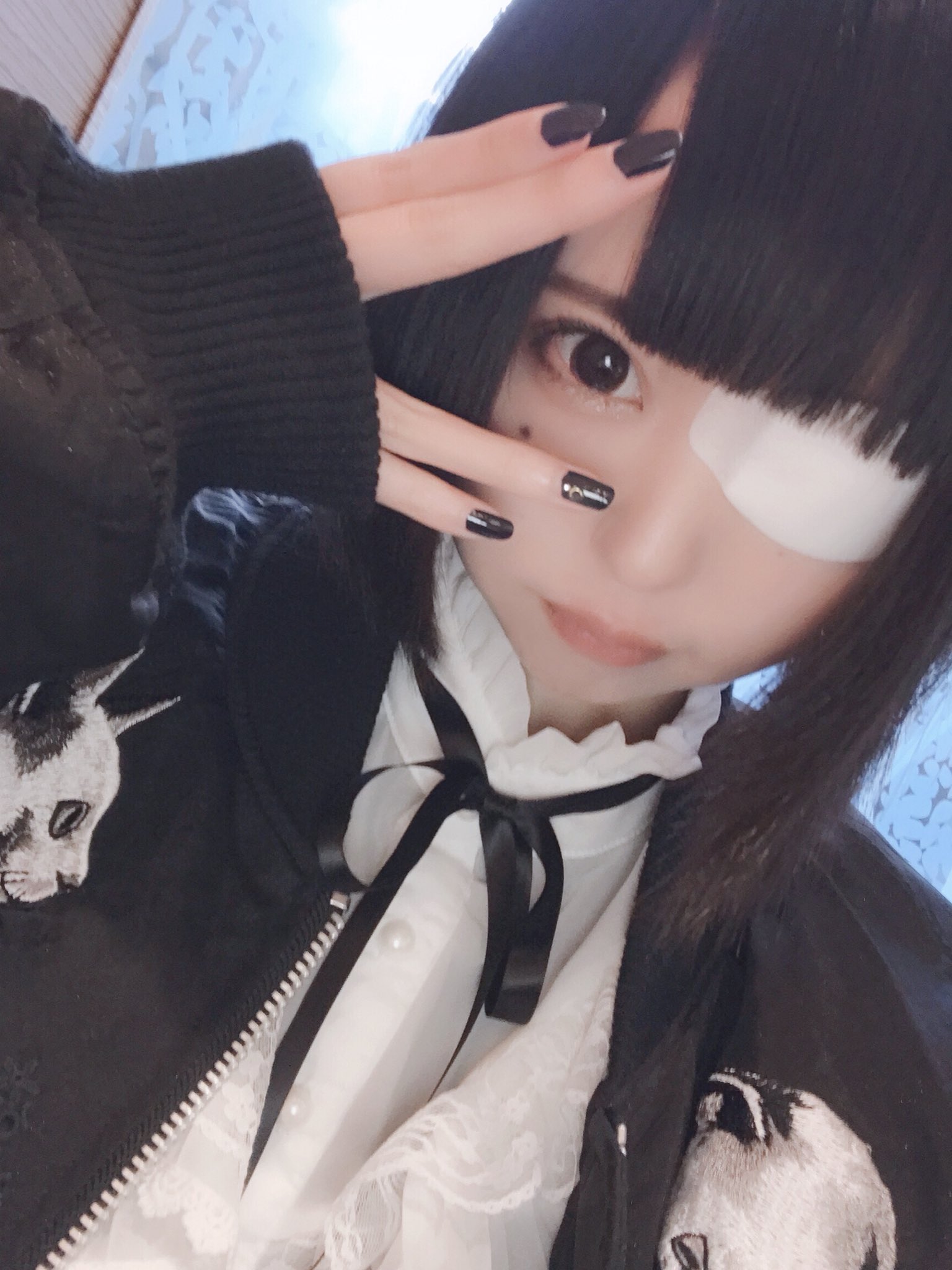 ねうちゃん Twitter પર 右眼が疼くので眼帯