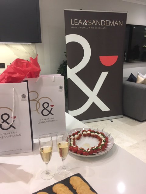 StruttsFulham's tweet photo. Last week we had a fabulous Champagne &amp; Caviar Tasting at the newly completed Bishops Row @LeaandSandeman @caviarhouse 

Have a look through these spectacular townhouses with our Virtual Tour!! 
https://t.co/lDYjef3hc1 
#ChampagneandCaviar #VirtualTour #River #BishopsRow #ForSale https://t.co/IEqd6YSMGE