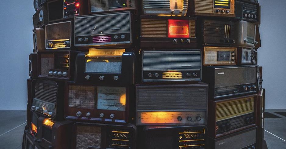 Le podcast est aujourd'hui un incontournable des médias : fiction sonore, documentaire, court, long, actus, culture, sport ou série... viens créer ta première émission jeudi au Mouton pour parler de ce que tu veux ! 
#radio #podcast #medias #medialab #EMI
facebook.com/events/2252809…