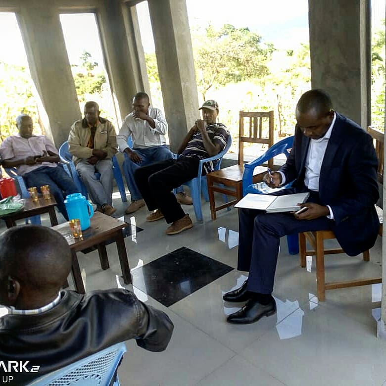 silakaloki's tweet photo. Learning from others is what leadership is all about. I recently had a candid discussion with my area headmen on how best to work together, when they paid me a courtesy call at my home in nzuuni village, Ukia ward, Kaiti constituency. #Silakaloki #Kaiticonstituency #Ukiaward https://t.co/BD8C3WYpgT