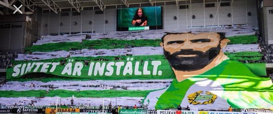 detkanvarafadde's tweet photo. förra gången körde bajen fans domar tifo när de hyllade domaren mo hammed al fakir... och den här gången ville dem att en heli kopter skulle landa i klacken..... fattar ingen ting av detta... https://t.co/r9VO0oO597