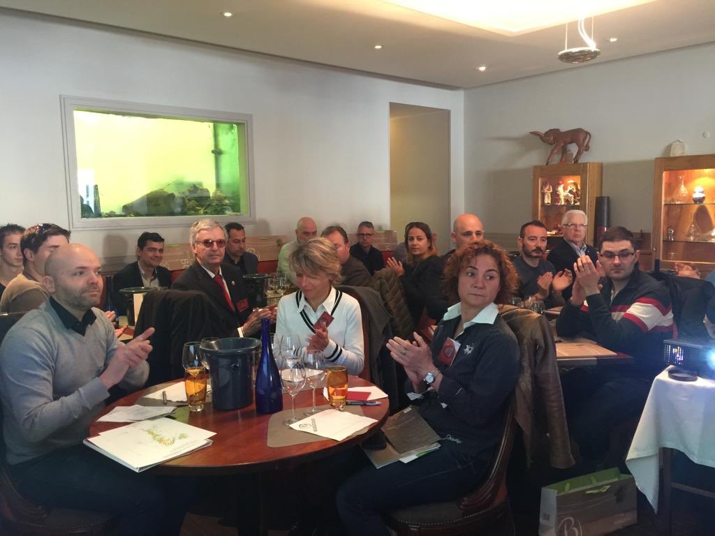 VinsdeBourgogne's tweet photo. Les Ateliers Prestiges by @FSommier commencent leur tour de France aujourd'hui avec une 1ère étape à Nice ! #Sommeliers #restaurateurs et #cavistes sont réunis pour découvrir une nouvelle gamme de #VinsBourgogne. Découvrez les prochains rendez-vous : https://t.co/uGdtgjtRhc https://t.co/dEM13ToCSe