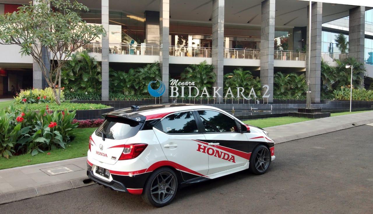 Honda Indonesia On Twitter All New Honda Brio Dengan Stiker Bodi Berwarna Hitam Dan Merah Dukung Tampilan Mobil Yang Semakin Sporty Kira Kira Modifikasi Apalagi Yang Cocok Untuk All New Honda Brio Honda