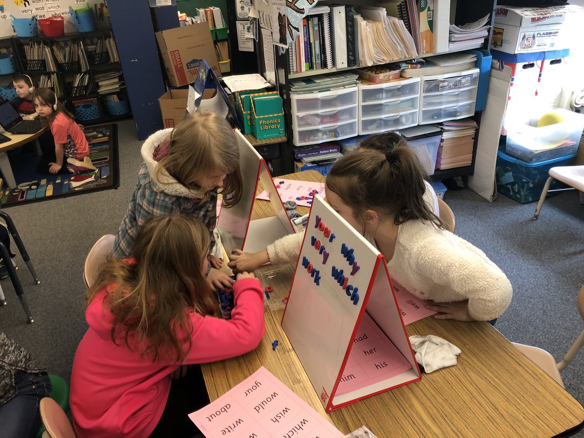 WES_GrantElem's tweet image. Nelson’s 1st graders engaged in ELA stations! @WESchools #weschools